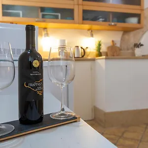 https://marcos-house-apartment-ortigia-wifi.sicilyhotelsitaly.net