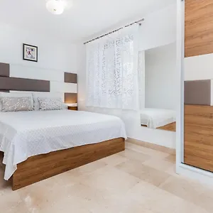 https://guesthouse-santin.in-istria.net