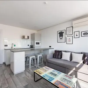 https://the-blackwhite-apartment.es-andalucia.com
